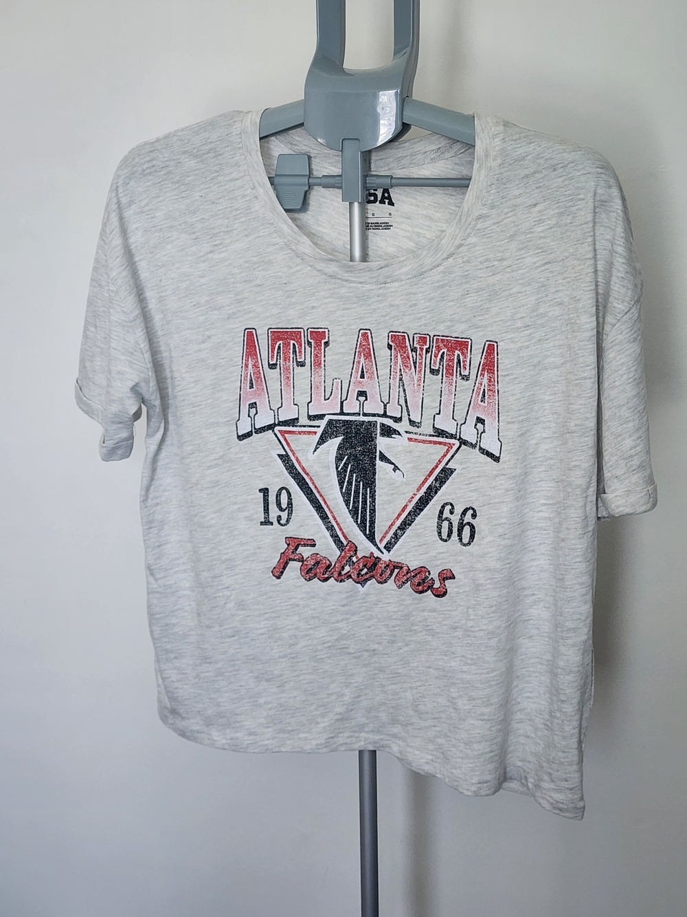 Atlanta Falcons Graphic Tee - Light Heather Gray with Red & Black Logo